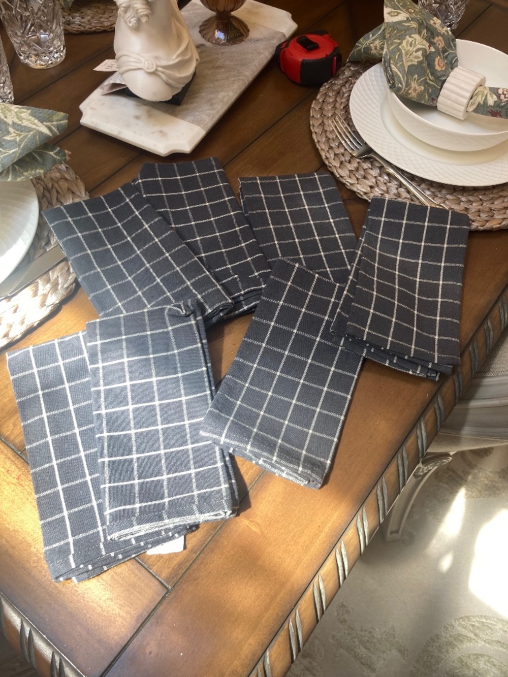 Cotton Blend Cloth Napkins Color Black and White Set of 7